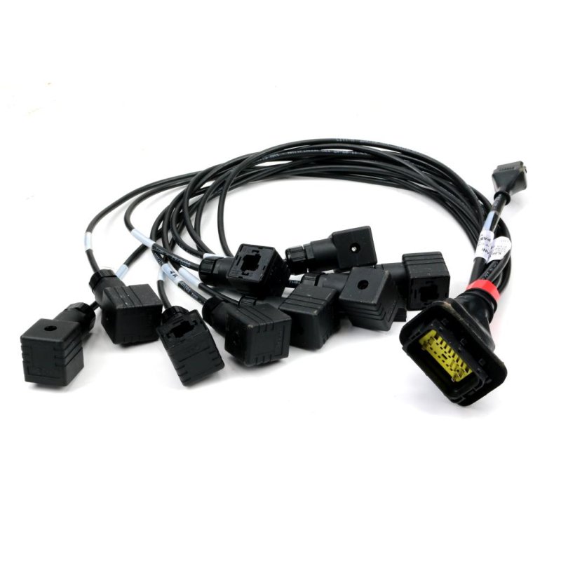 Przewód zasilający końcowy TE-04-00 z wtyczkami TF C18 do rozdzielaczy.