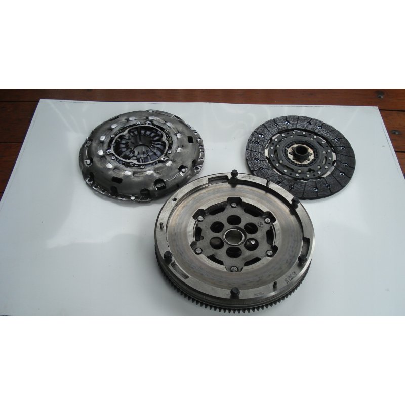 Koło zamachowe dwumasowe LUK1 415 0703 10